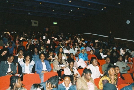 Cinema_crowd_Museum_of_London_June_2006